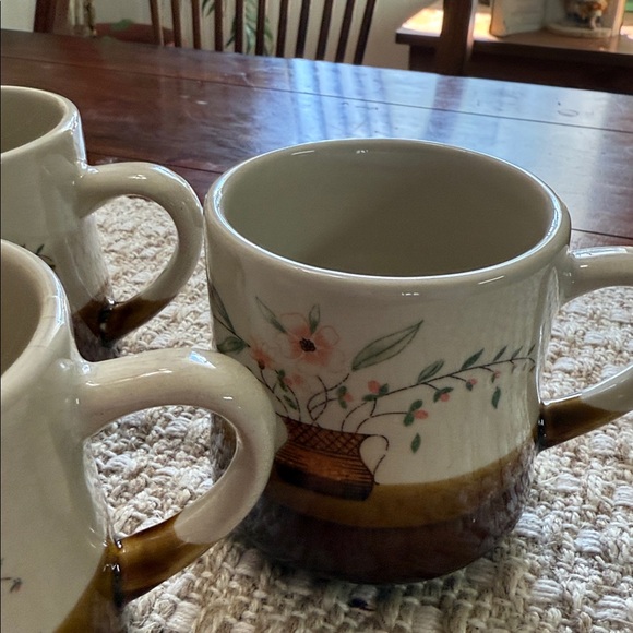Country side vintage mugs. Floral Ceramic Mug with Brown Base. 4 mugs EUC - Picture 4 of 7